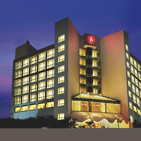 Hotel Ramada By Wyndham Navi Mumbai Esterno foto