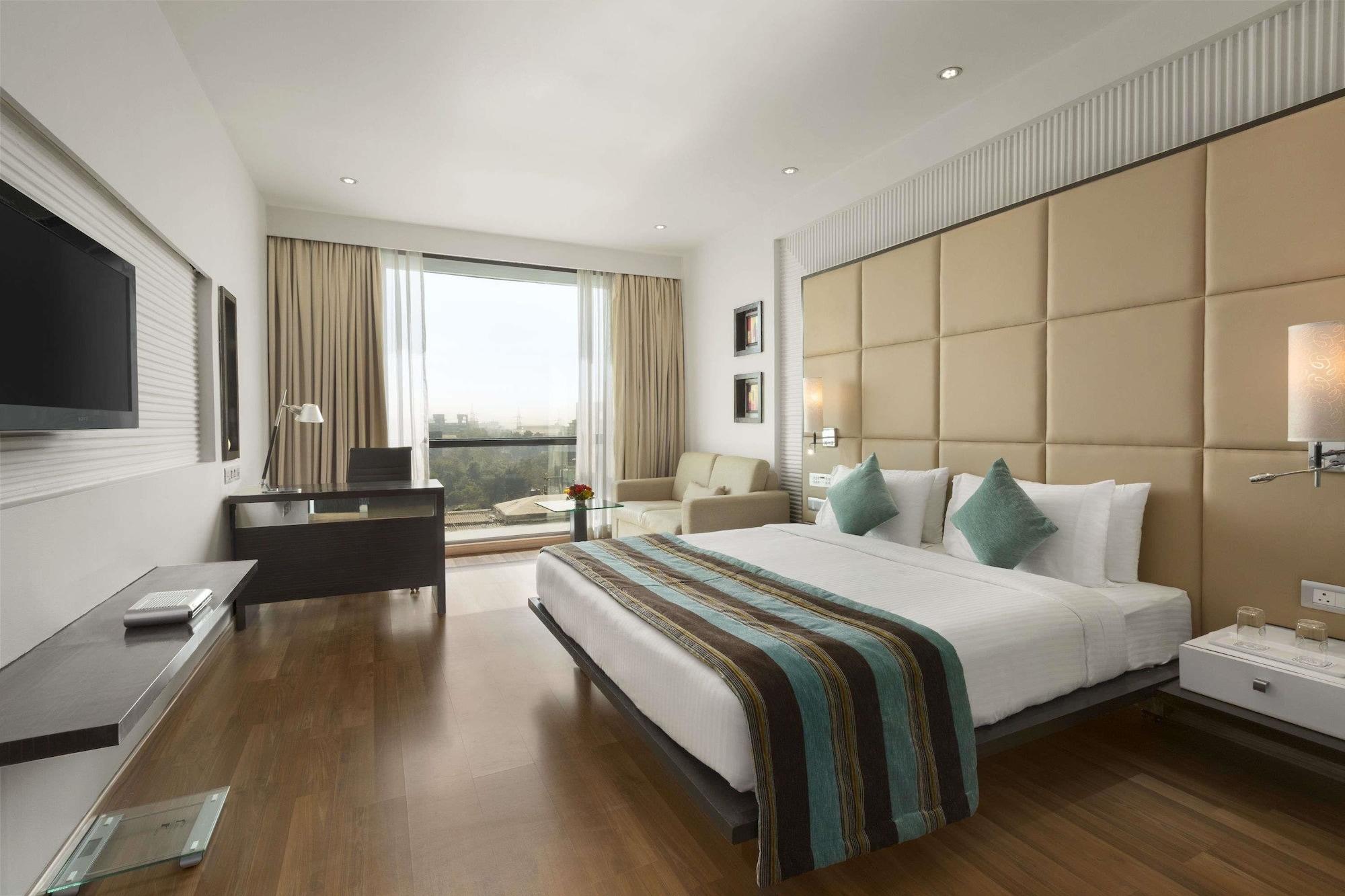 Hotel Ramada By Wyndham Navi Mumbai Esterno foto