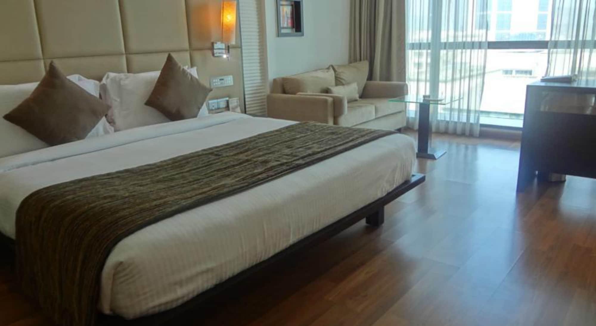 Hotel Ramada By Wyndham Navi Mumbai Esterno foto