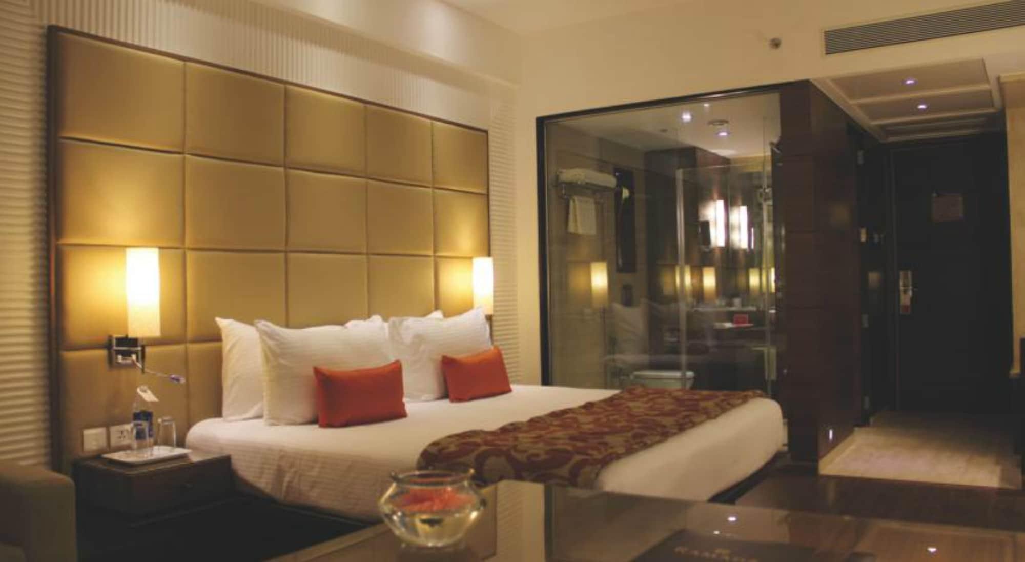 Hotel Ramada By Wyndham Navi Mumbai Esterno foto