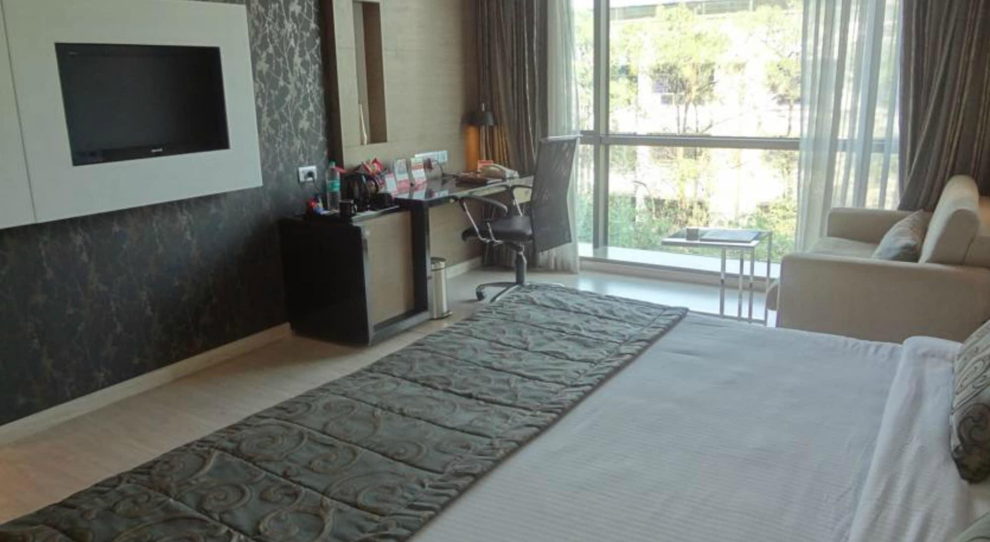 Hotel Ramada By Wyndham Navi Mumbai Esterno foto