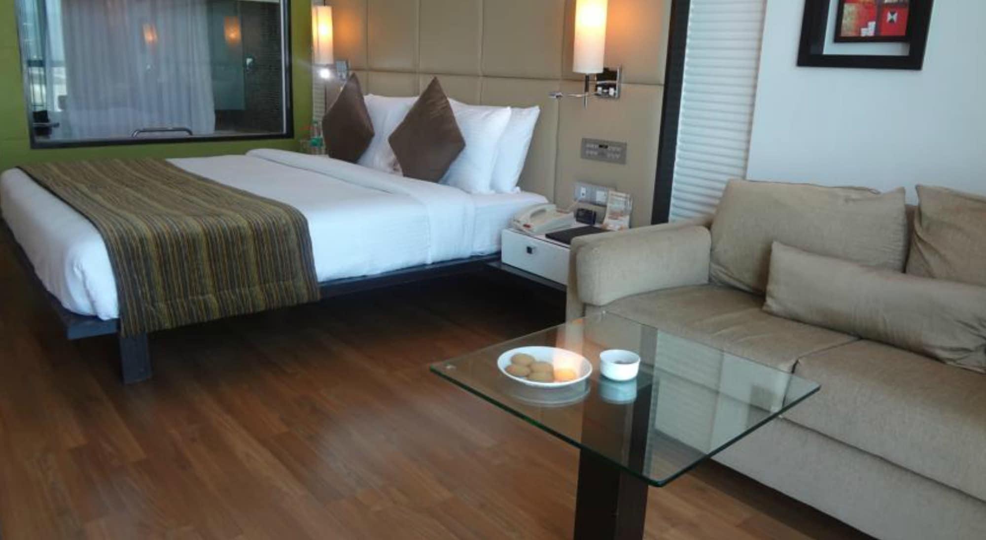 Hotel Ramada By Wyndham Navi Mumbai Esterno foto