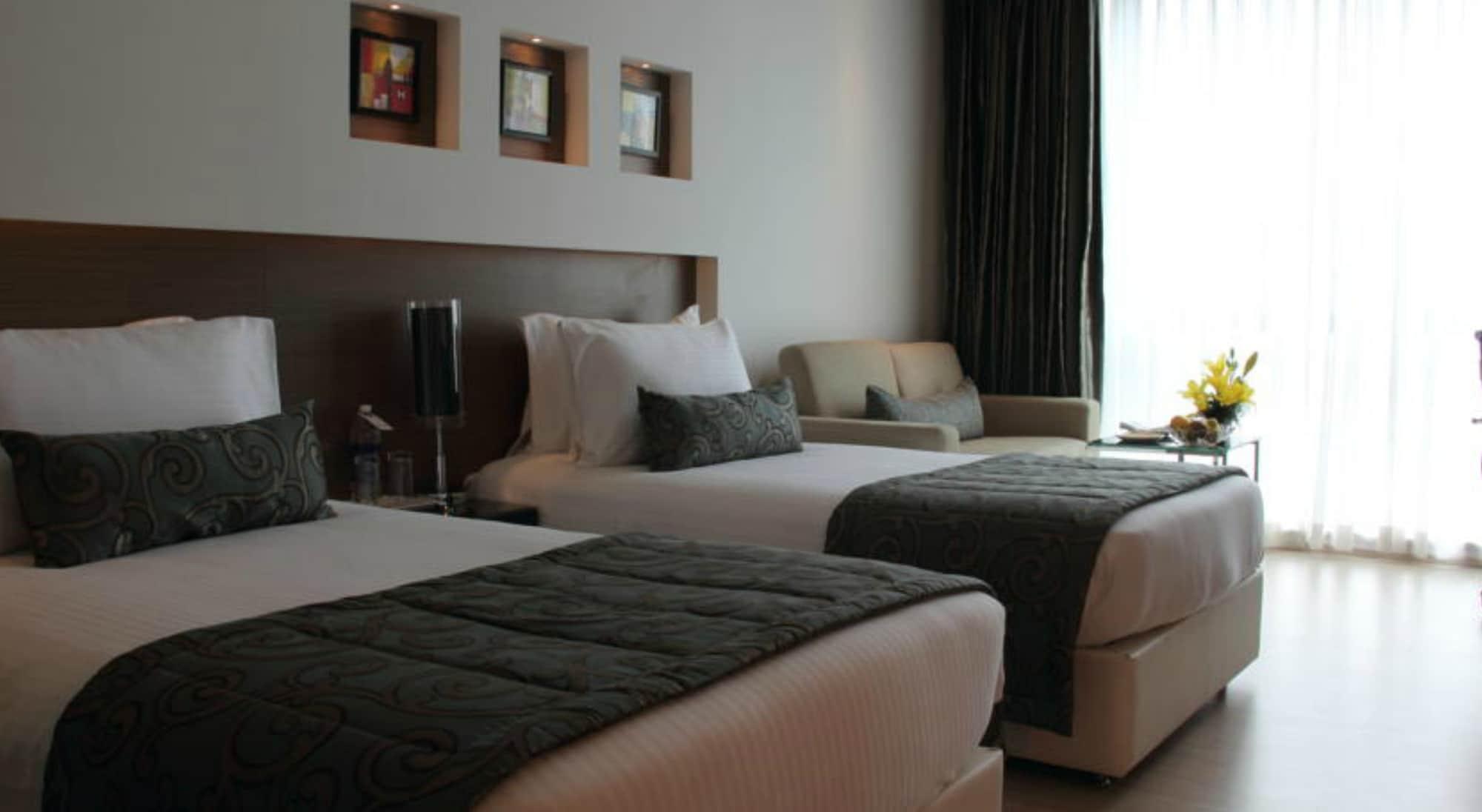 Hotel Ramada By Wyndham Navi Mumbai Esterno foto