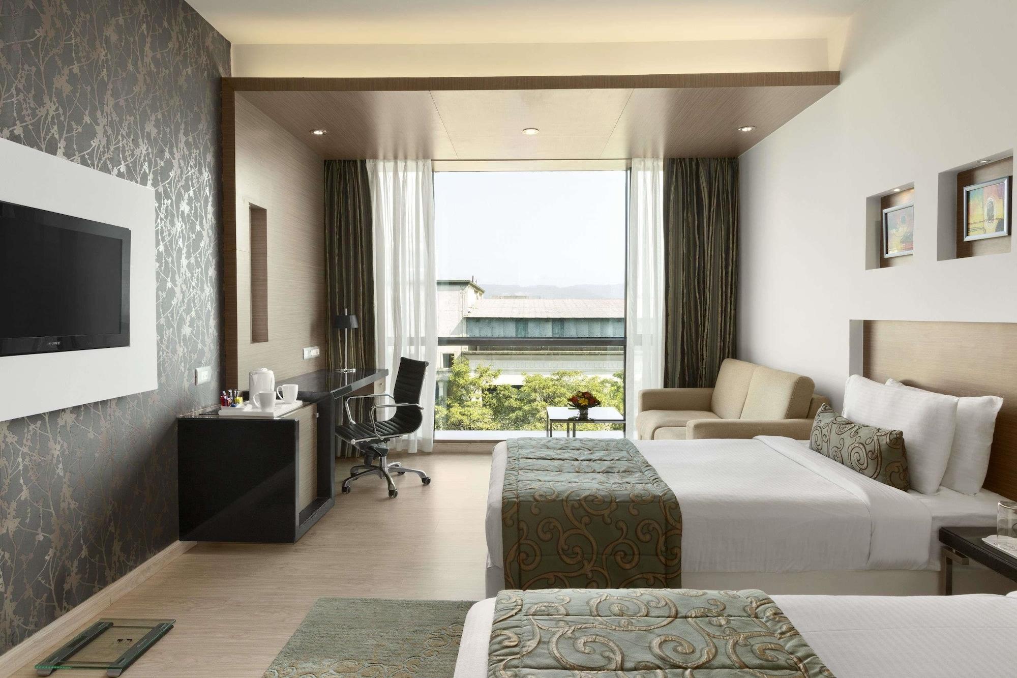 Hotel Ramada By Wyndham Navi Mumbai Esterno foto