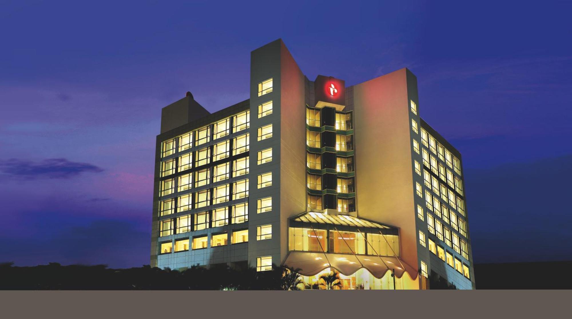Hotel Ramada By Wyndham Navi Mumbai Esterno foto