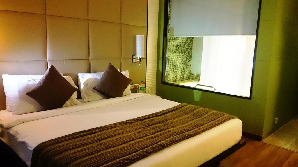 Hotel Ramada By Wyndham Navi Mumbai Esterno foto