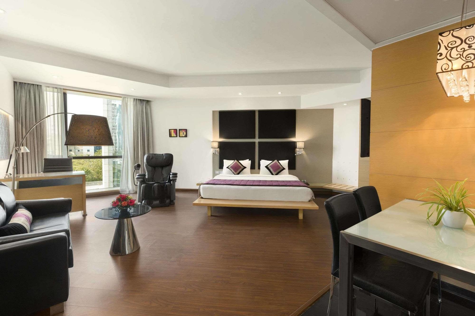 Hotel Ramada By Wyndham Navi Mumbai Esterno foto